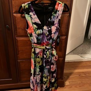 Tahari Vibrant Floral Print Tie Waist Faux Wrap Dress, NWT size 6